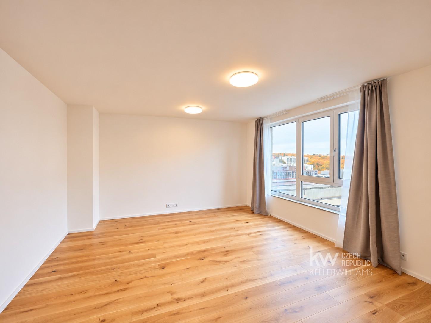 Pronájem 1+kk 37 m² + gará