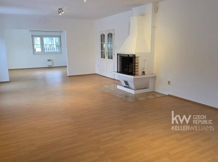 Pronájem domu/vily, 365 m²