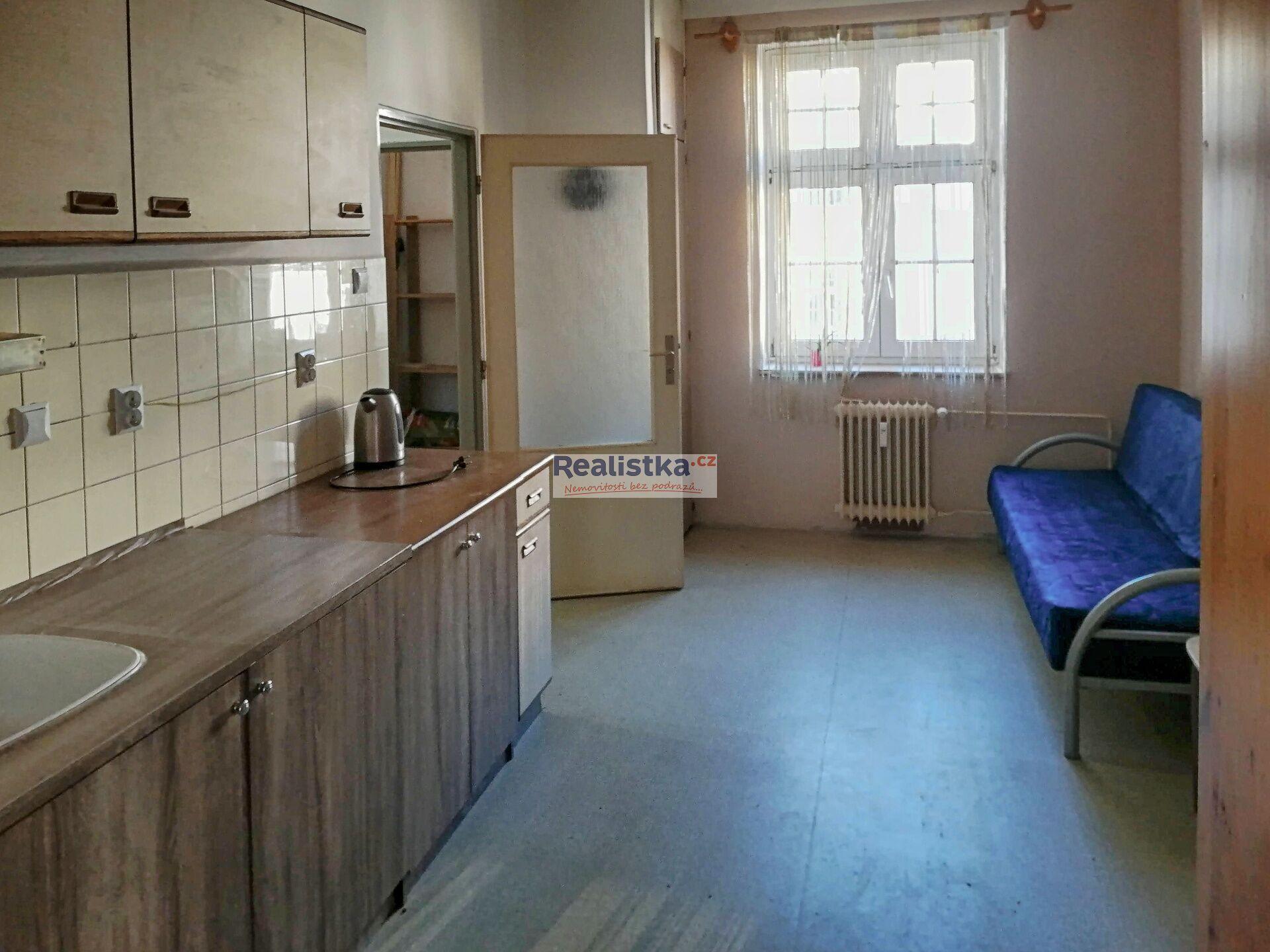 Prostorný byt 1+1 (47,9 m²) v širším centru Plzně, ul. Guldenerova – ideální investice