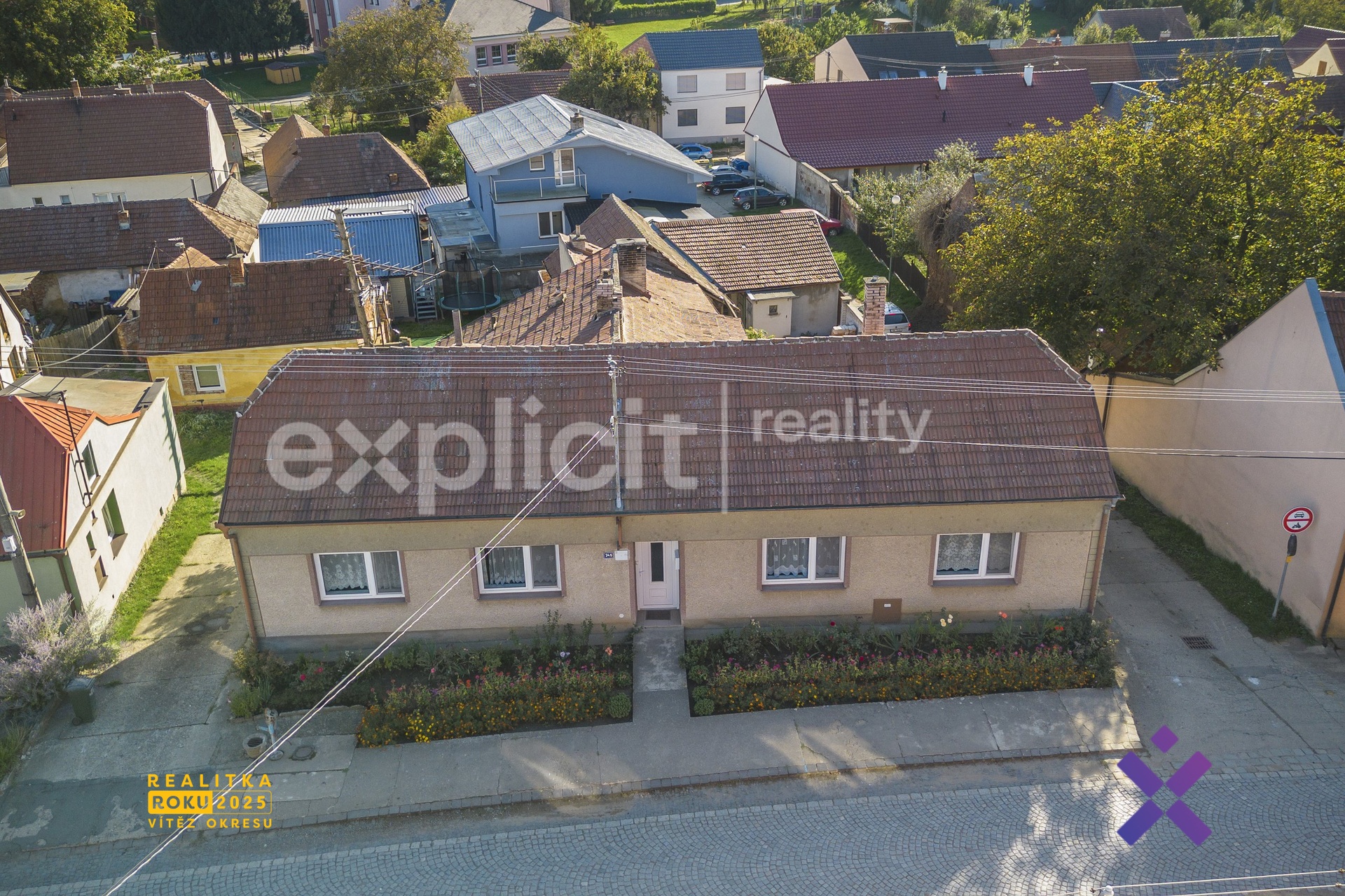 Prodej rodinneho domu 236 m², pozemek 459 m² - Domanin1