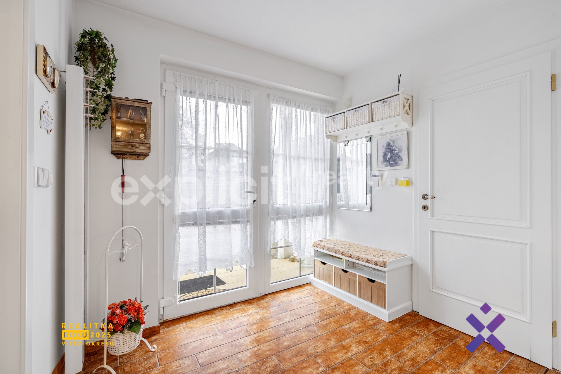 Prodej rodinného domu 234 m², pozemek 998 m² - Provodov