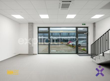 Pronájem obchodní prostory, 444 m²