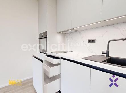 Pronájem bytu, 1+kk, 33 m² obrázek