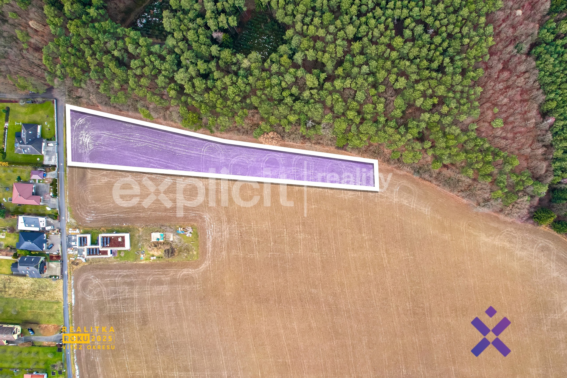 Prodej pozemku 3 587 m², Zlín - Velíková