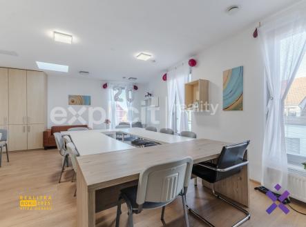 Pronájem obchodní prostor, 107 m²