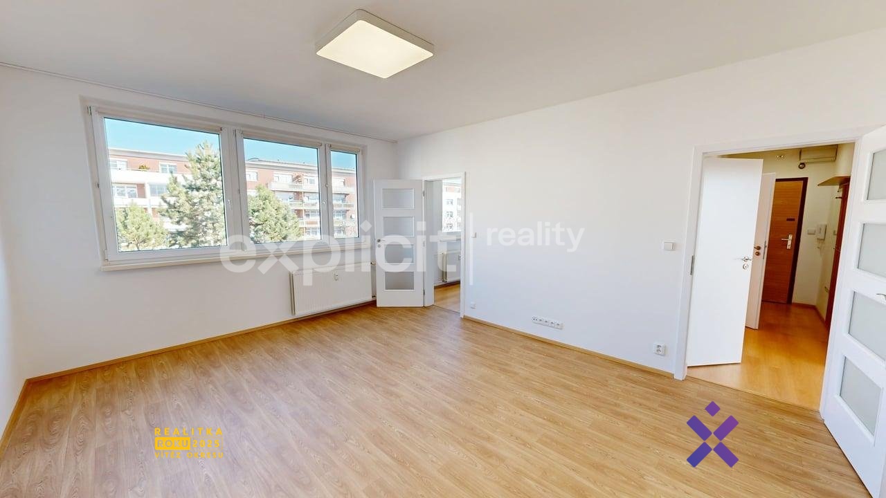 Tomáš Batík, Explicit reality, Pronájem bytu 3+1 70 m², Zlín