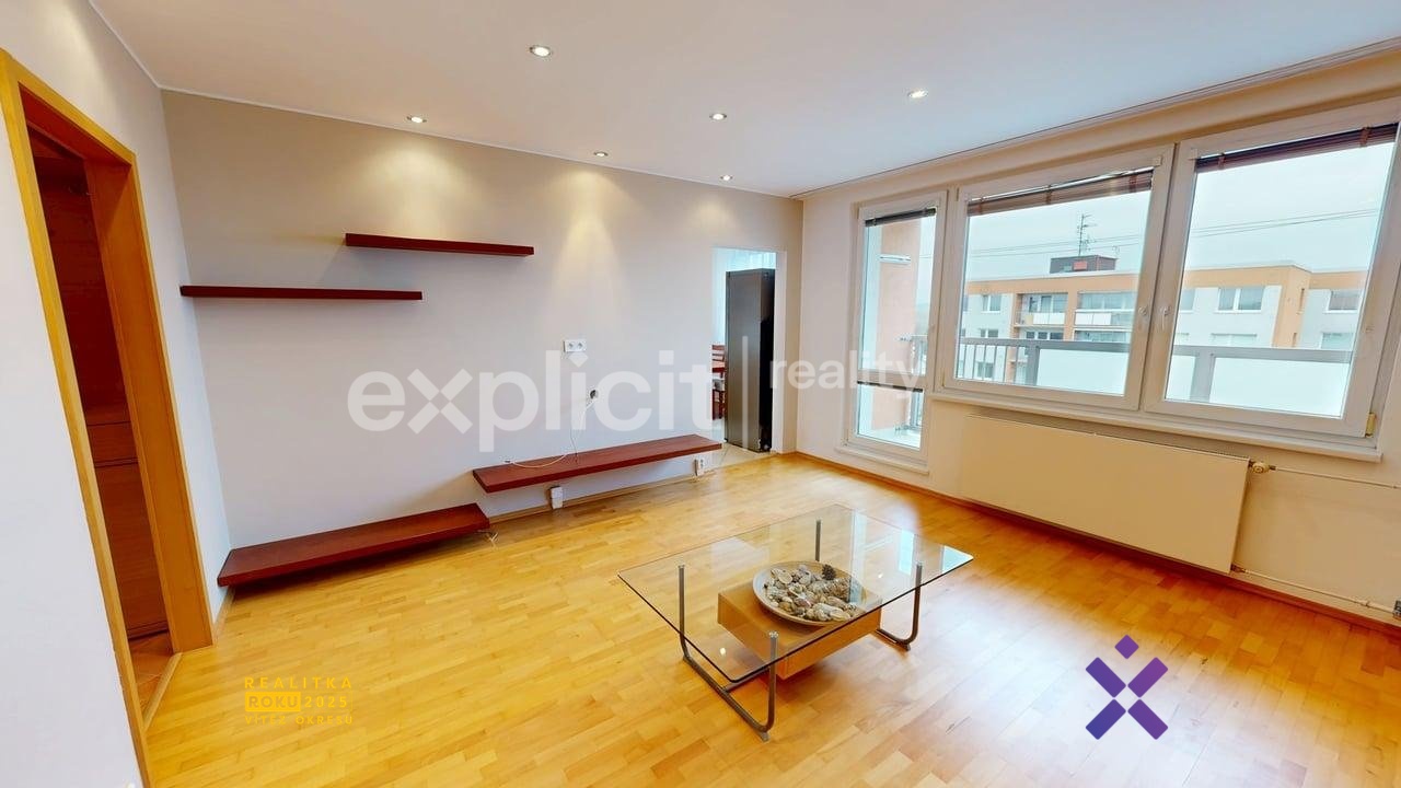 Tomáš Batík, Explicit reality, Pronájem bytu 3+1 68 m²