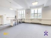 Pronájem kanceláře, 421 m²