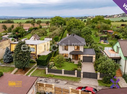 Prodej pozemku pro bydlení, 1 825 m²