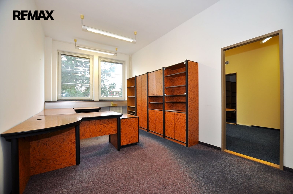 propojené kanceláře ...