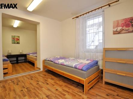 Pronájem kanceláře, 150 m²