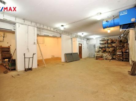 Pronájem skladovací prostor, 133 m²