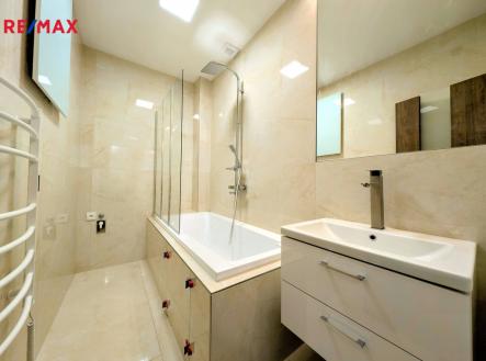 Pronájem kanceláře, 30 m²