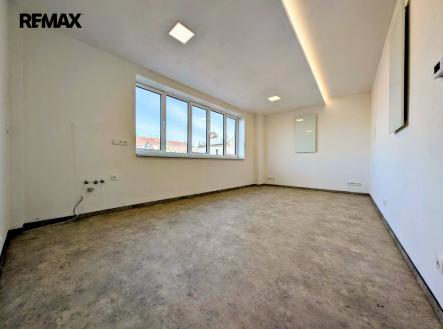 Pronájem kanceláře, 30 m²