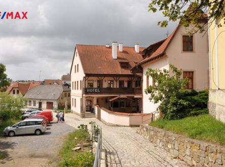 Pronájem - hotel, 931 m²