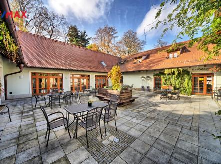 Prodej - hotel, 1 920 m²
