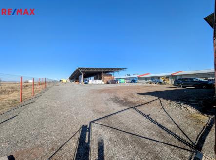 Pronájem skladovací prostor, 2 110 m²