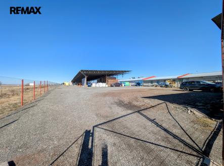 Pronájem skladovací prostor, 2 110 m²