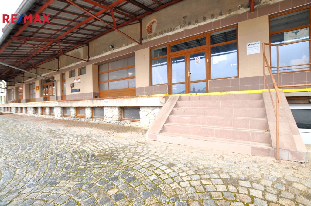 vstup přes společný prostor ...