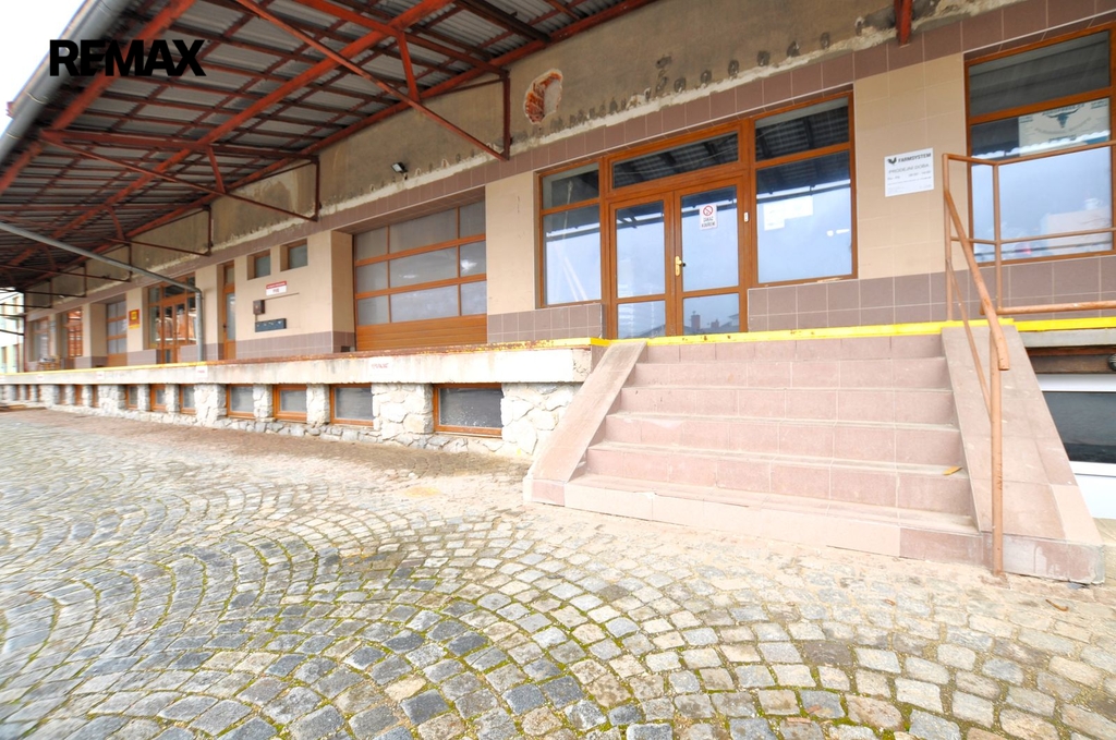 vstup přes společný prostor ...