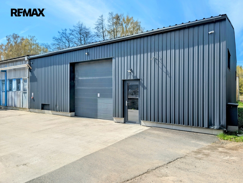 přístup a venkovní plocha ...