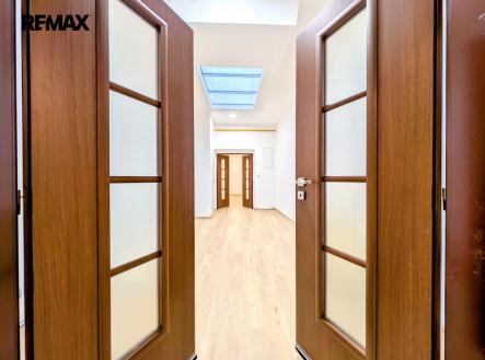 Pronájem bytu, 4+1, 92 m²