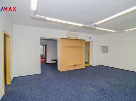 Pronájem - kanceláře, 98 m²