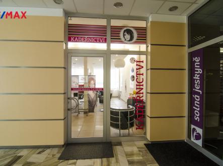 Pronájem obchodní prostor, 80 m²