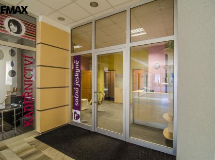 Pronájem obchodní prostor, 72 m²