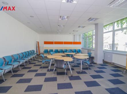 Pronájem obchodní prostor, 81 m²