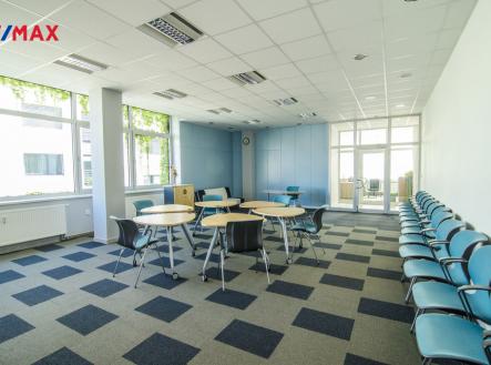 Pronájem obchodní prostor, 81 m²