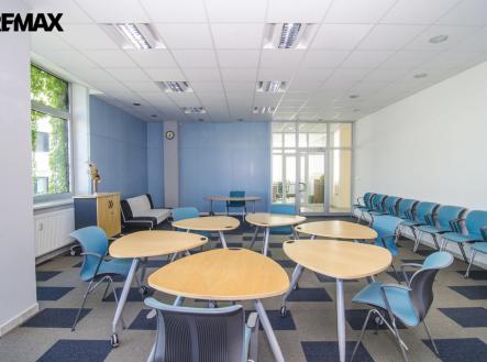 Pronájem obchodní prostor, 81 m²