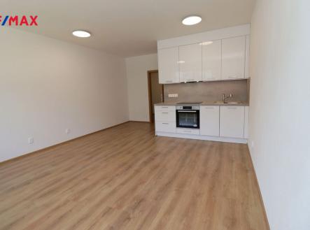 Pronájem bytu, 1+kk, 39 m²