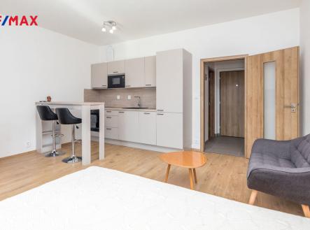 Pronájem bytu, 1+kk, 32 m²