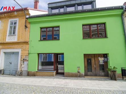 Pronájem - obchodní prostor, 83 m²