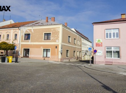 Investiční RD se 3 byty a komerčním prostorem