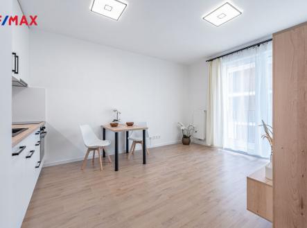 Pronájem bytu, 1+kk, 40 m²