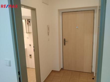 Pronájem bytu, 1+kk, 37 m²