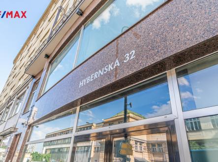 Pronájem obchodní prostor, 526 m²