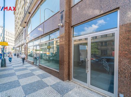 Pronájem obchodní prostor, 526 m²