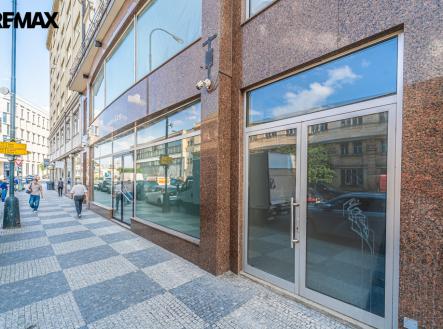 Pronájem obchodní prostor, 526 m²