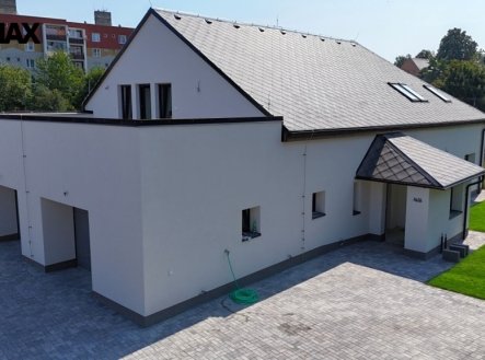 Rodinný dům 6+kk, dvojgaráž, terasa, FVE, TČ, sauna, vířivka