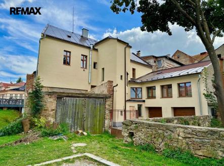 Prodej nájemního domu, 333 m²