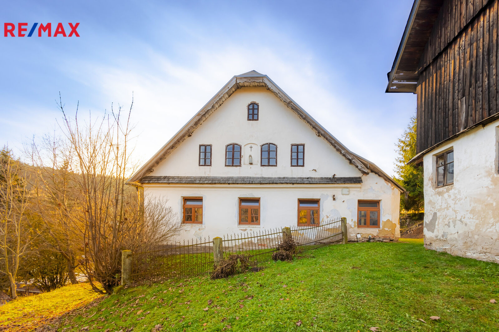 čelní pohled na chalupu