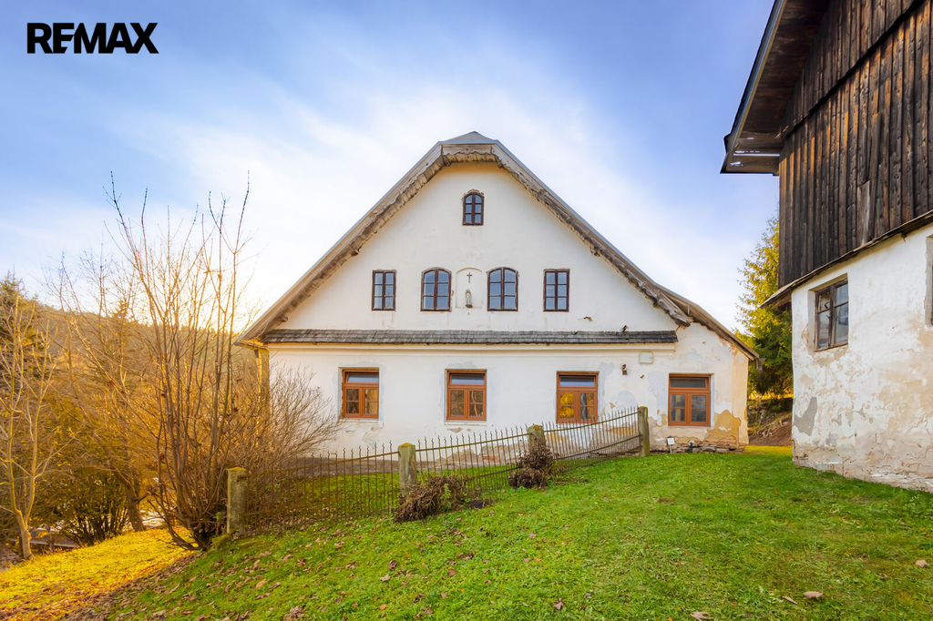 čelní pohled na chalupu