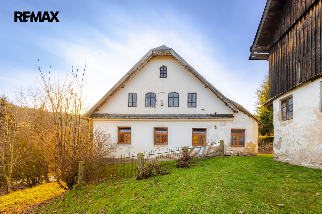 čelní pohled na chalupu