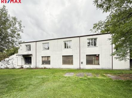 Pronájem skladovací prostor, 390 m²