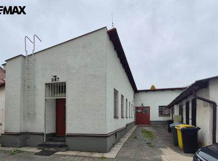 Pronájem obchodní prostor, 90 m²