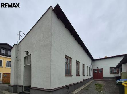 Pronájem obchodní prostor, 90 m²