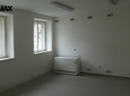 Pronájem obchodní prostor, 90 m²